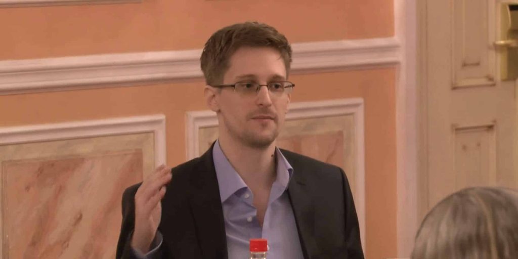 edward snowden melenchon