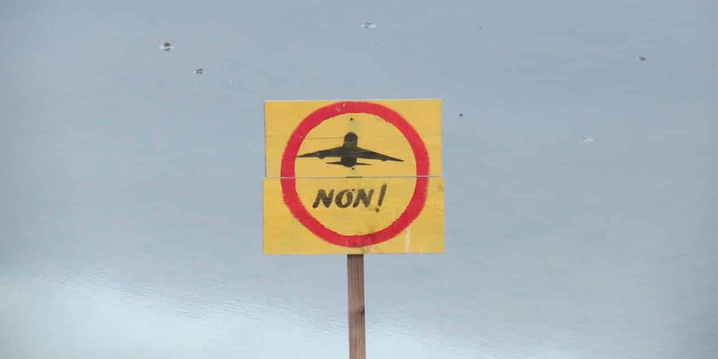 hollande embrouille aeroportuaire notre dame landes nddl jean luc melenchon