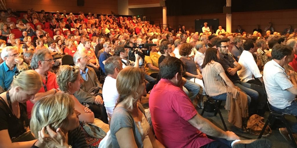 cannes festival rouge melenchon