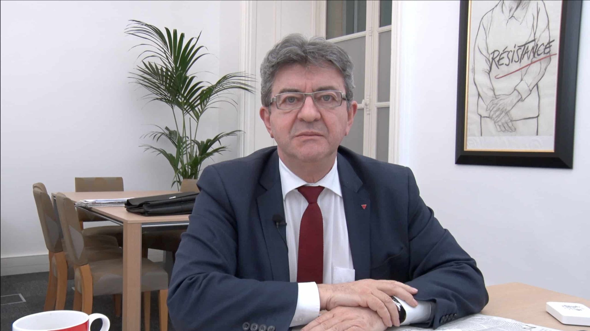 le monde ment melenchon