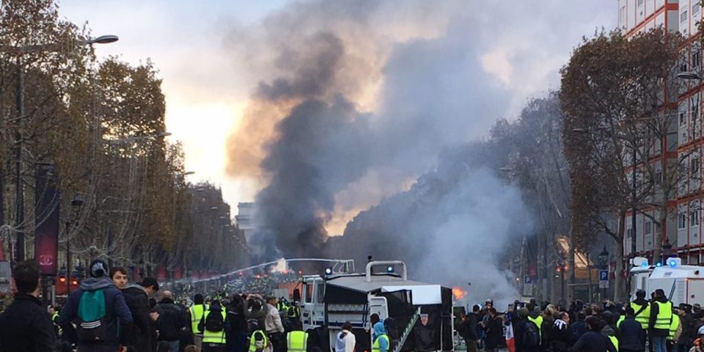 champs elysees gilets jaunes