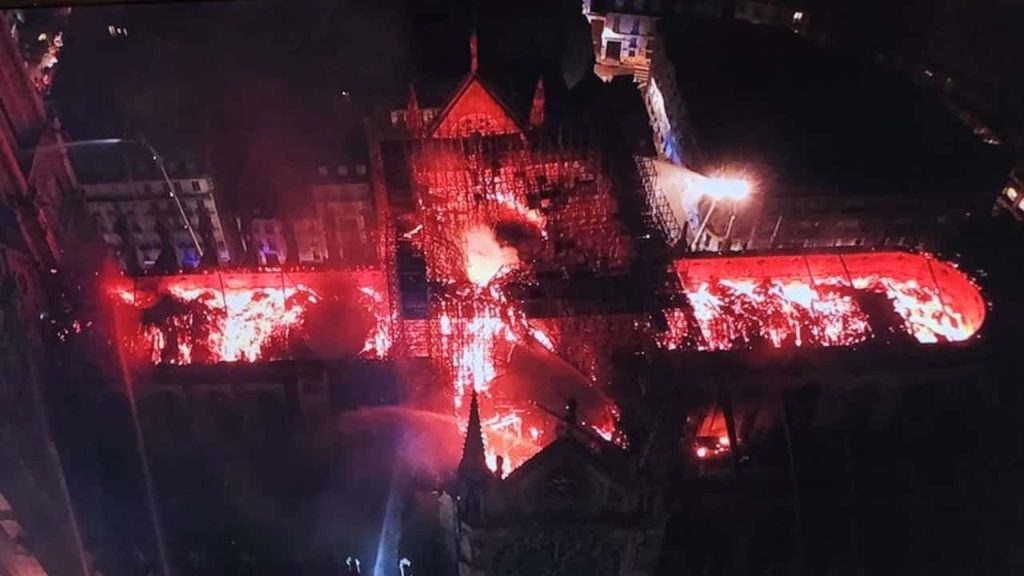 notre dame feu