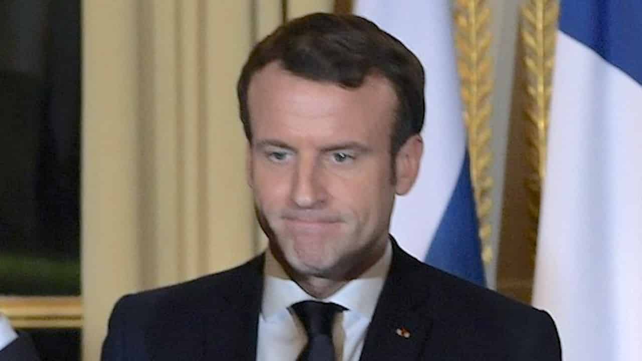 Macron : l'auto-amnistie permanente